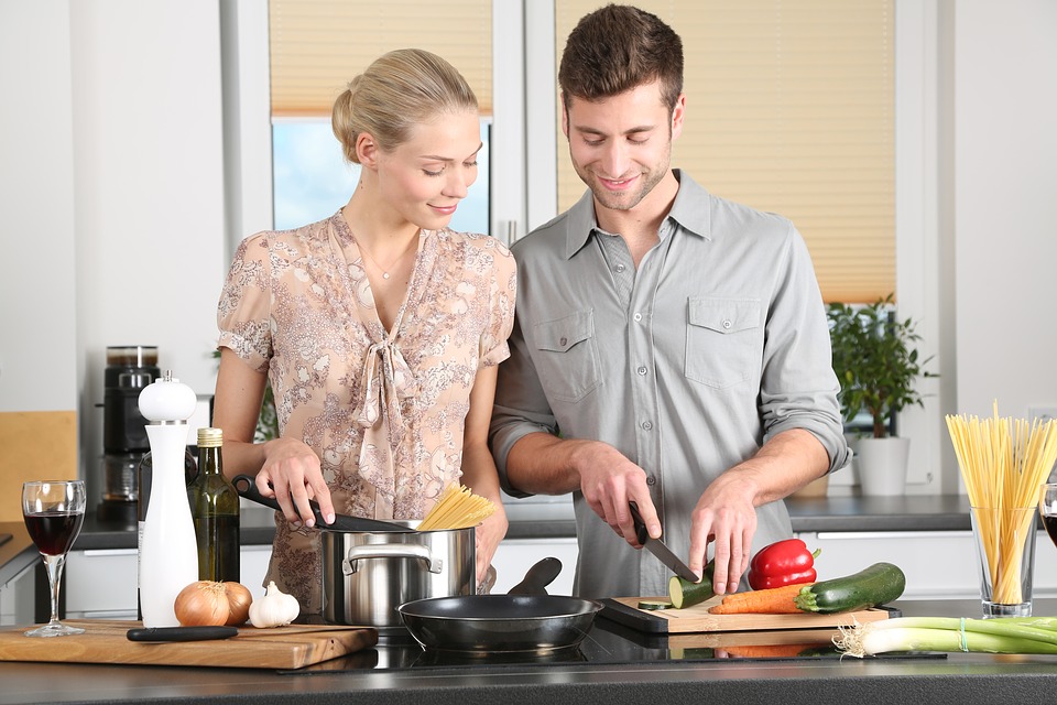 Couple en cuisine